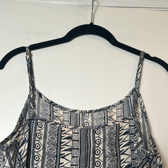 Pookie & Sebastian Navy and White Geometric Tank Top Size Small - Picture 4 of 7